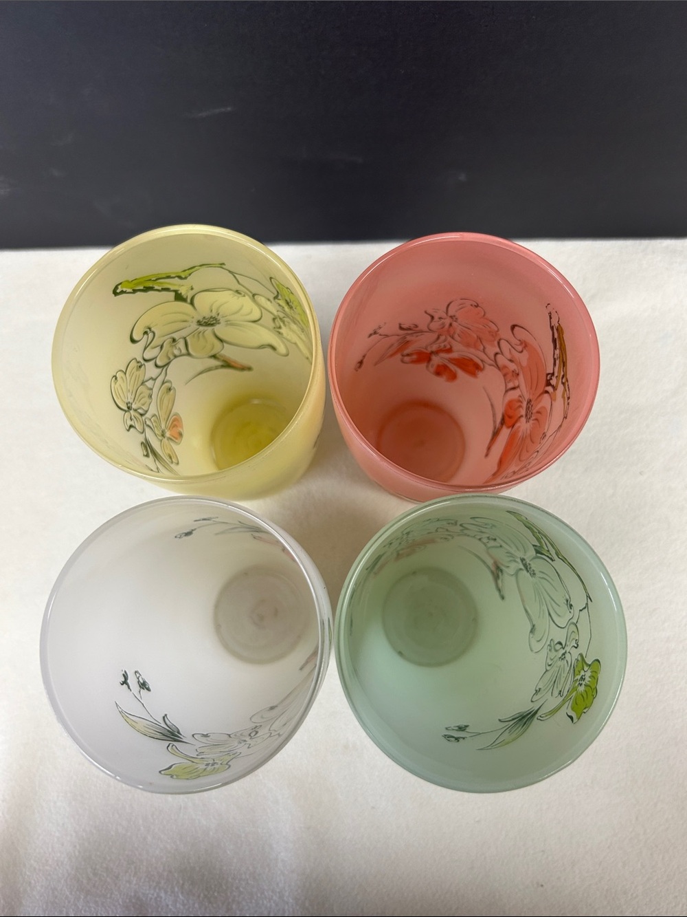 Vintage set of 4 frosted glass “Dogwood Design” 5..5” tumblers by Anchor Hocking - Picture 14 of 16